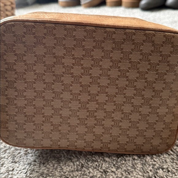 💎VINTAGE 💎AUTHENTIC Celine Macadam Triomphe canvas and leather bucket bag. - Picture 4 of 15